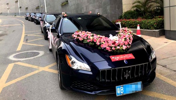 How much does the whole Rolls-Royce wedding team cost? Wuling Hongguang is not expensive! How much does the whole Rolls-Royce wedding team cost? Wuling Hongguang is not expensive!