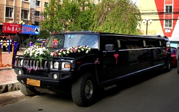 How much does the whole Rolls-Royce wedding team cost? Wuling Hongguang is not expensive! How much does the whole Rolls-Royce wedding team cost? Wuling Hongguang is not expensive!