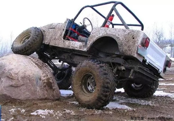 Can the four-wheel drive be able to go up and down the water and climb the stairs? The city SUV will be scrapped in minutes! Can the four-wheel drive be able to go up and down the water and climb the stairs? The city SUV will be scrapped in minutes!