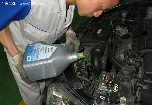 Otomatik şanzıman daha hassastır ve size otomatik şanzımanı korumayı öğretir Otomatik şanzıman daha hassastır ve size otomatik şanzımanı korumayı öğretir